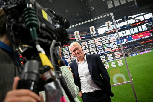 'Estivemos abaixo do nosso nível', admite Deschamps após derrota da França para a Espanha