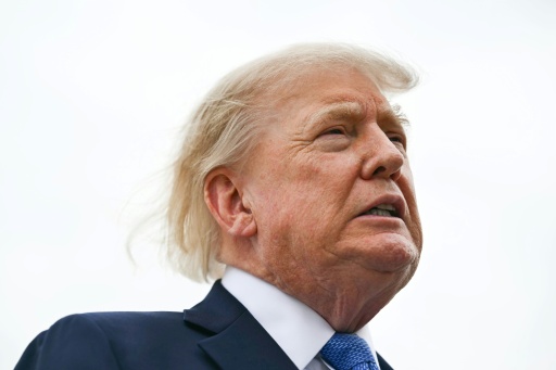 Trump dismisses concerns over conditions on US aircraft carrier