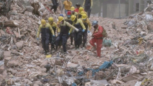 Venezuela entierra cuerpos no identificados tras terremotos que dejan más de 3.000 muertos