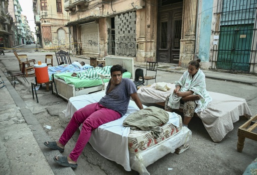 Em Cuba, "dar um jeito" na crise dia após dia tem um custo