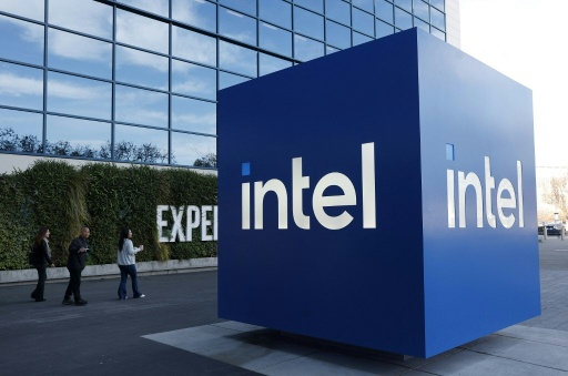 Der Chiphersteller Intel will weitere fünf Milliarden Euro in Irland investieren. Mit dem Geld sollen die Kapazitäten zur Produktion hochmoderner Intel-Xeon-6-Prozessoren und künftiger Chip-Generationen erhöht werden, erklärte der Konzern am Montag.