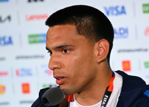 El futbolista paraguayo Diego Gómez renueva cinco años con el Brighton