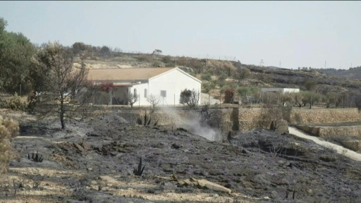 Espagne : une maison se dresse au milieu des ravages causés par l'incendie