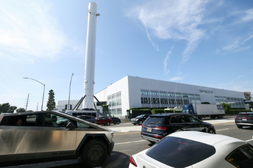 Tesla shares fall as Musk touts ambitious -- and costly -- plans