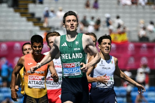 Ireland's Mark English (C) broke the long standing men's European Championship 800 metres record in the  semi-finals — Paul ELLIS / AFP