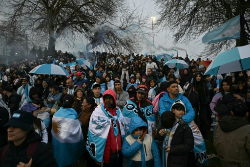 Thousands welcome home Argentina squad, without Messi, despite World Cup loss
