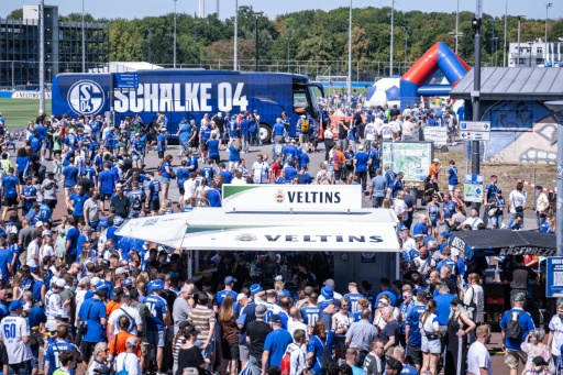 100.000 Fans: Schalke schwört sich auf neue Saison ein