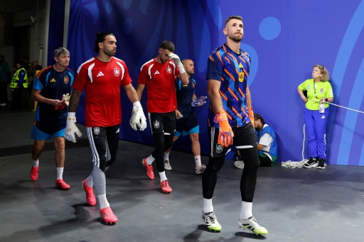 Unai Simón, en primer plano, junto a David Raya y Joan García, el trío de porteros de la selección española, el 21 de junio de 2026 en Atlanta antes de jugar contra Arabia Saudita en el Mundial