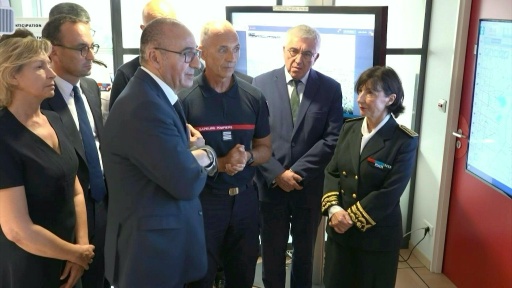 Incendie à Mérignac: le ministre de l'Intérieur Laurent Nuñez rencontre les pompiers