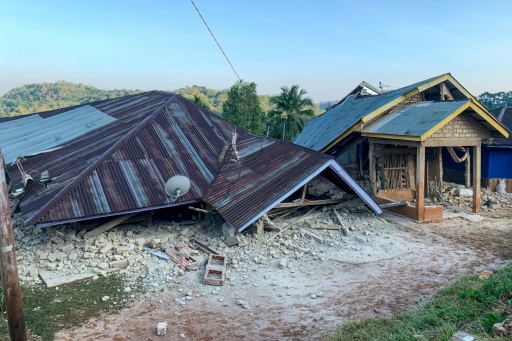 Terremoto de magnitude 7,7 deixa ao menos dois mortos na Indonésia