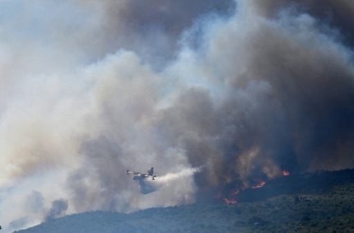 Calor extremo alimenta incêndios florestais na Europa
