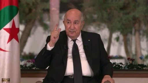 Le président algérien dit n'avoir "jamais demandé un quota" de visas à la France