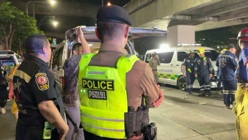 Thaïlande: les secours sur place après un incendie meurtrier dans un bar