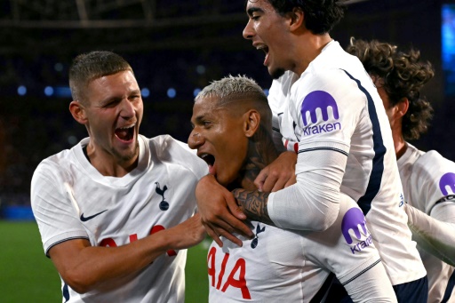 Técnico do Tottenham coloca continuidade de Richarlison no clube em dúvida