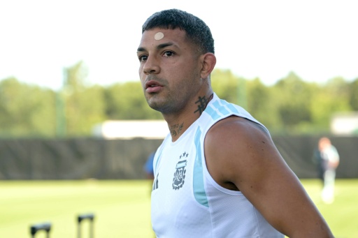Bayer Leverkusen anuncia contratação do argentino Facundo Medina