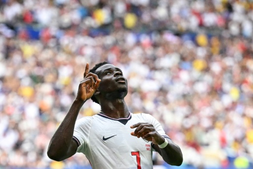 Inglaterra vence França (6-4) e termina em 3º lugar na Copa de 2026