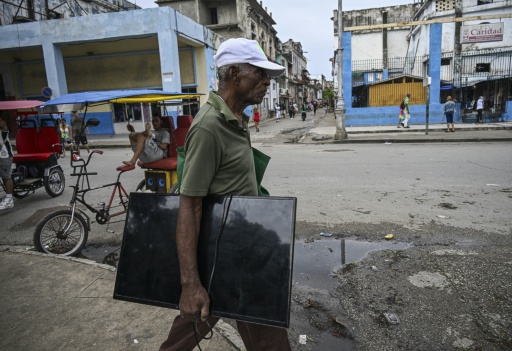 Cuba peine à rétablir son réseau électrique faute de carburant