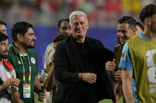 Nos 16-avos, Argélia encara Suíça, seleção já comandada por seu atual técnico