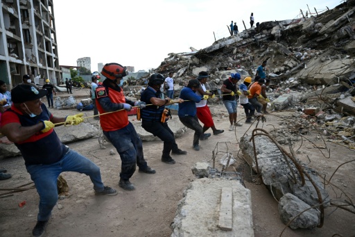 Sobrevivente de terremoto em 1967 na Venezuela agora ajuda vítimas do duplo tremor