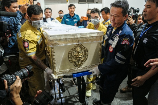 Families claim bodies as Bangkok fire toll rises to 30