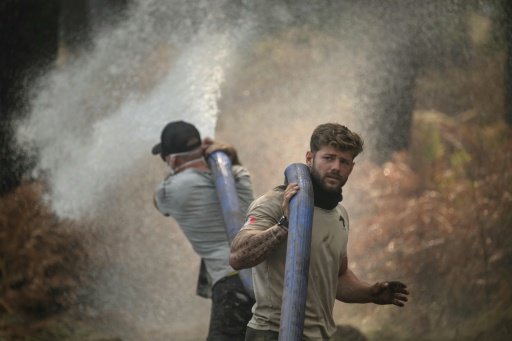 "Optimisme" sur le front du mégafeu en Gironde, incendie maîtrisé dans les Landes