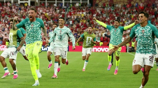 Portugal vence Croácia de virada e vai enfrentar Espanha nas oitavas da Copa