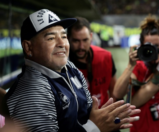 Maradona comia pouco e ficava prostrado na cama, revela cuidador em julgamento