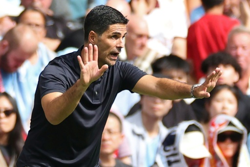 Champions Arsenal embrace being 'hunted' as Premier League returns