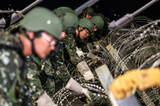 Taïwan bloque un pont stratégique lors de la simulation d'une invasion par la Chine