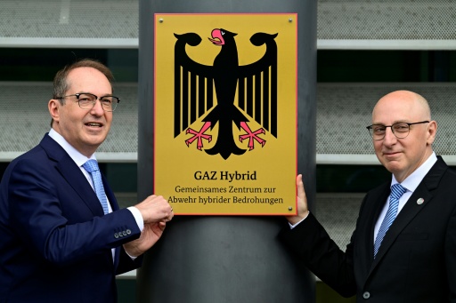 Dobrindt verteidigt Geheimdienstreform - Kritik an massiver Ausweitung der Befugnisse