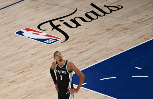 Le Français Victor Wembanyama lors du match 3 des finales NBA entre les Spurs de San Antonio et les Knicks de New York au Madison Square (New York) le 8 juin 2026 — SAUL LOEB / AFP