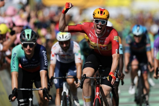 El noruego Waerenskjold gana la etapa más rápida de la historia del Tour
