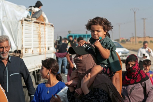Erste vertriebene syrische Kurden kehren in Gebiet an der Grenze zur Türkei zurück
