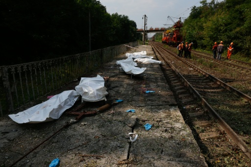 Eight people were killed at a train station — Mykola TYMCHENKO / AFP