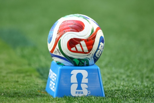Adidas décroche en Bourse malgré le succès de son pari sur le football