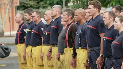 Gironde: Minute de silence pour les pompiers décédés près de Mérignac — Marion PAYET / AFP