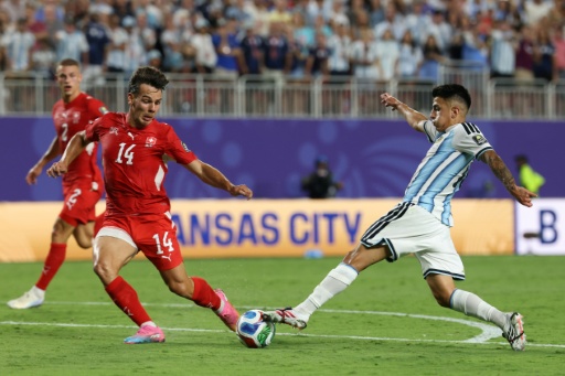 "Estamos acostumados a sofrer", diz Thiago Almada, após classificação da Argentina