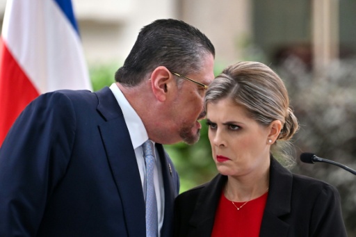 Presidente da Costa Rica acusa magistrados da Suprema Corte de serem "golpistas"