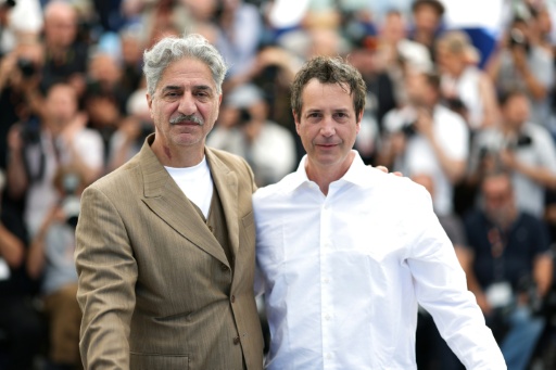 De Gaulle returns to unite the French -- at the cinema