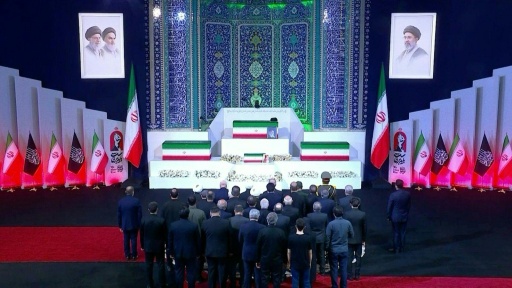 Líderes iranianos prestam homenagem ao falecido Líder Supremo Ali Khamenei