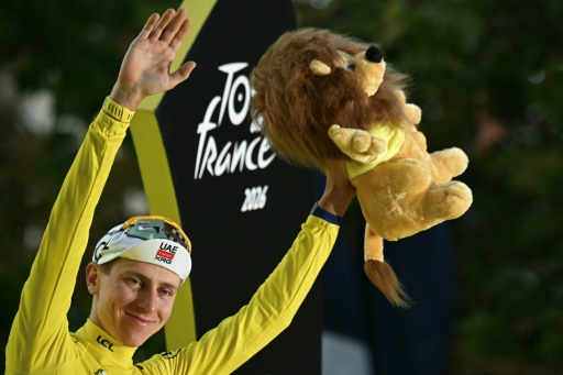 Pogacar, "muy feliz y muy orgulloso" tras su quinto Tour