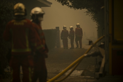 Dans le sud-ouest en feu, des évacuations en cascade face aux "deux orgres de l'été"