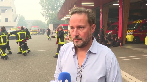 "La quasi-totalité" de Biscarrosse à "proximité immédiate des flammes" (préfet) — Witold STANIK / AFP