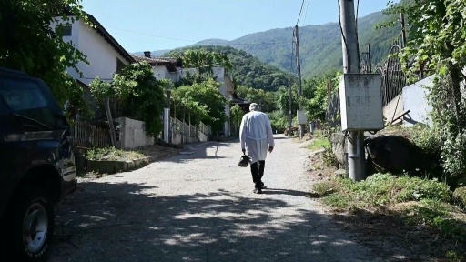 Bulgarie: À 90 ans, un médecin rural toujours au chevet de ses patients, faute de remplaçants