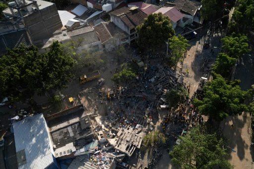 Colombia quake survivor faces life without triplet sisters