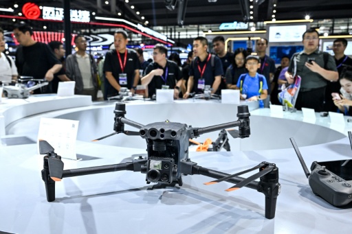 Trump impose des droits de douane sur les drones pour soutenir l'industrie américaine