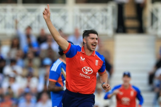 England quicks star as India suffer record 125-run T20 defeat