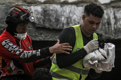 Dos sismos consecutivos de magnitud 7,2 y 7,5 azotaron el norte de Venezuela el 24 de junio y generaron destrozos en La Guaira, estado costero vecino de Caracas — Juan BARRETO / AFP