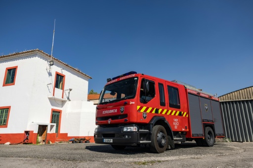 Face à la canicule, un maire portugais au contact des personnes âgées isolées