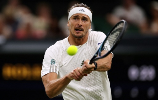 Viertelfinale im Blick: Zverev von Sperrstunde ausgebremst